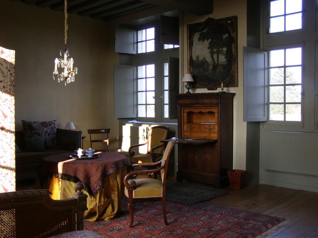 Manoir Du Plessis Au Bois Bed & Breakfast Vauciennes  Oda fotoğraf
